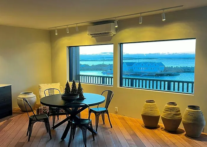 Top-floor Flat By The Harbour In * Åkrehamn